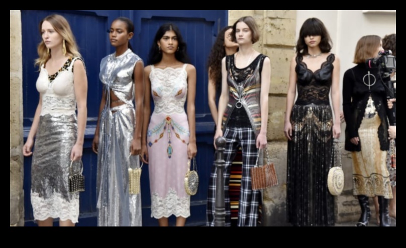 Fashion Time Warp: תלבושות וינטג' מתריסות לעידנים