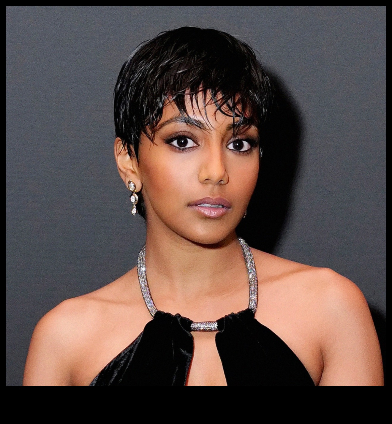 המשך יבול שיק: תסרוקות מודרניות קצרות למראה אופנתי