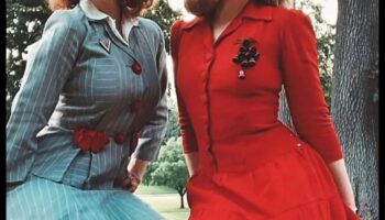 Fashion Time Warp: תלבושות וינטג' מתריסות לעידנים