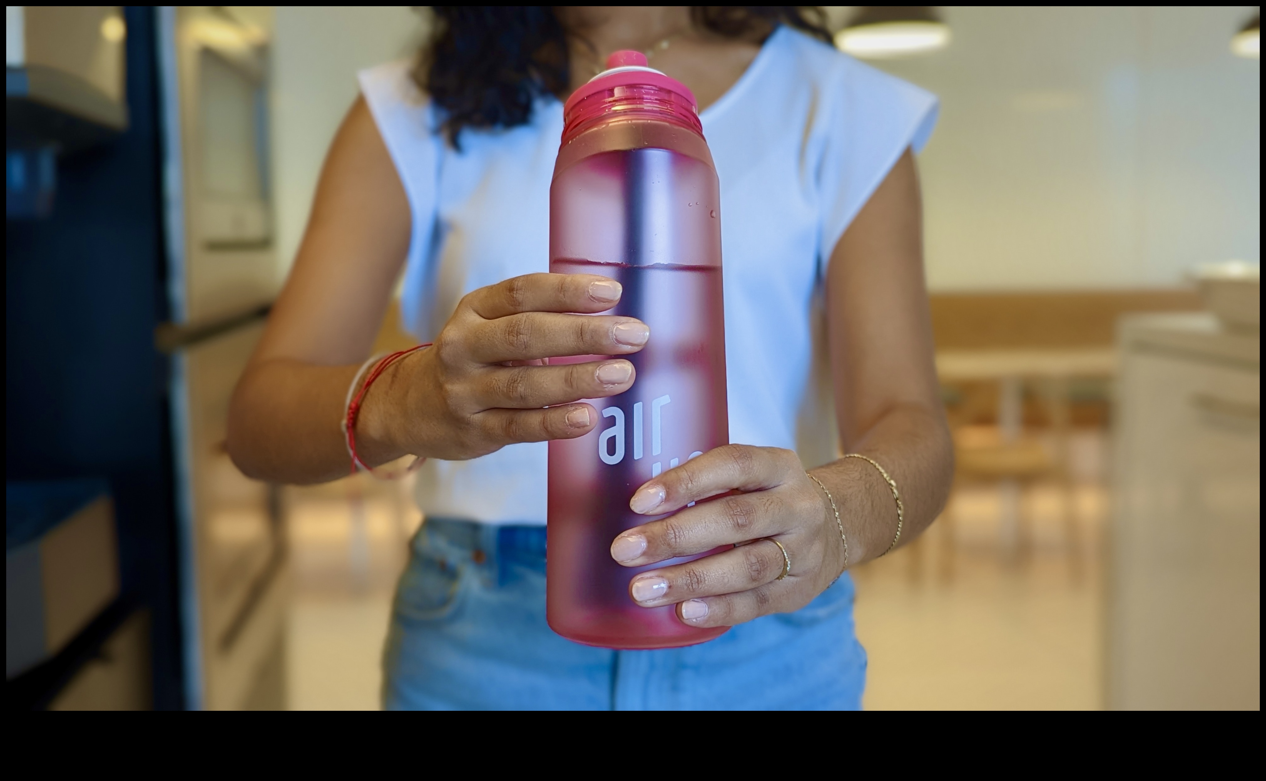 ללגום ולשתף: יצירת חוויות משקה אלקטרוליט עם חברים